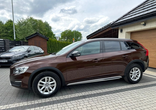 Volvo V60 Cross Country cena 67000 przebieg: 190000, rok produkcji 2018 z Kraków małe 742